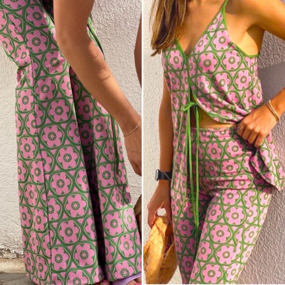 Zara Jacquard Pink & Green Floral Print Flare Pull On Pants • Size Medium